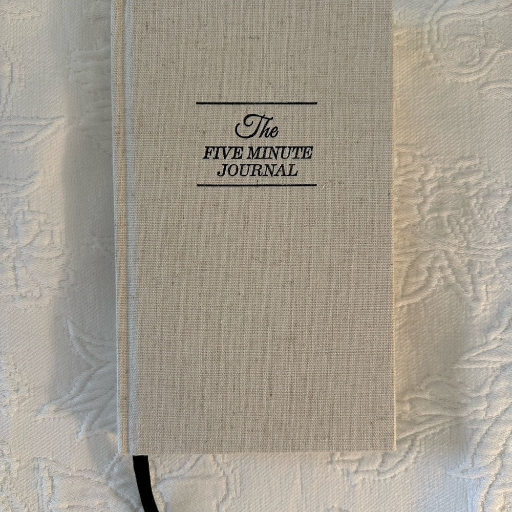 The Five Minute Journal in Original Linen NWOT